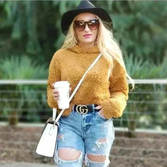 CASUAL DOLLS Ultra Soft Faux Fur Hoodie Top - Picture 6 of 9